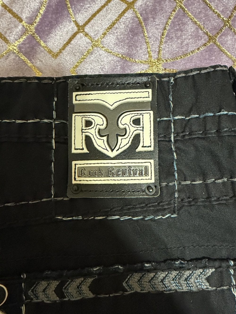 ๐ฅ NWT Rock Revival Black Men's Cargo Shorts with Contrast Stitching - Picture 4 of 13